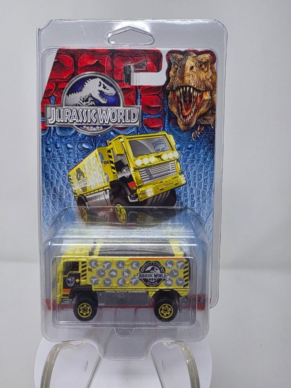 2015 Matchbox Jurassic World Logo Desert Thunder Carrier V16 with Protector NEW!